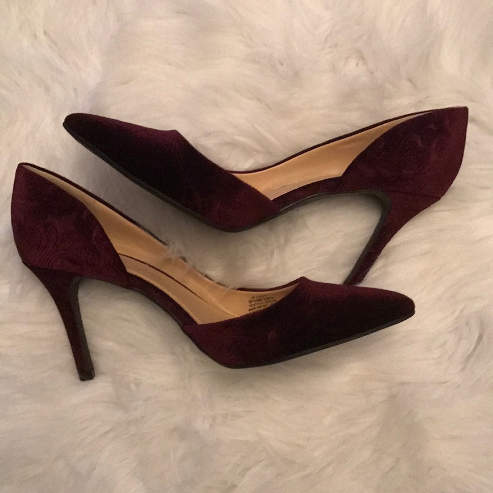 Jessica Simpson Burgundy Velvet Heels - Picture 2 of 5